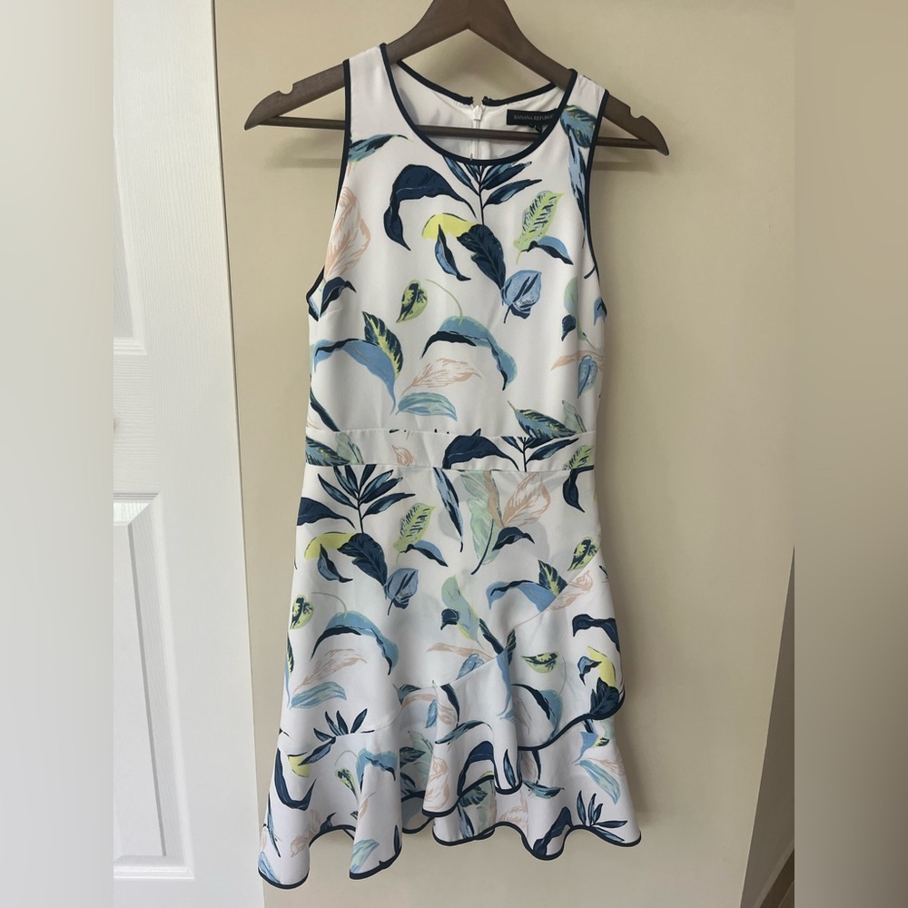 Floral Sleeveless Dress from banana republic. Brand new never worn tags on
